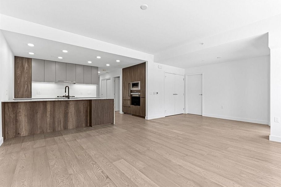 203 3590 W 39th Avenue Vancouver, BC - 1