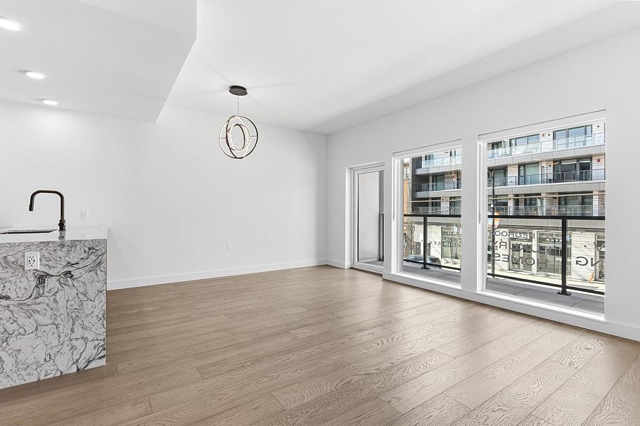 202 3590 W 39th Avenue Vancouver, BC - 3