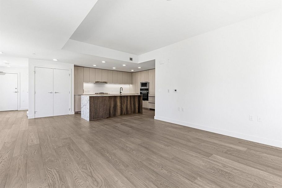 301 3590 W 39th Avenue Vancouver, BC - 2