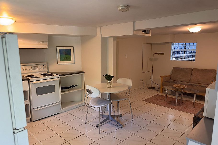 3336 E Georgia Street Vancouver, BC - 16