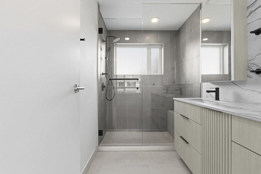 304 3590 W 39th Avenue Vancouver, BC - 16