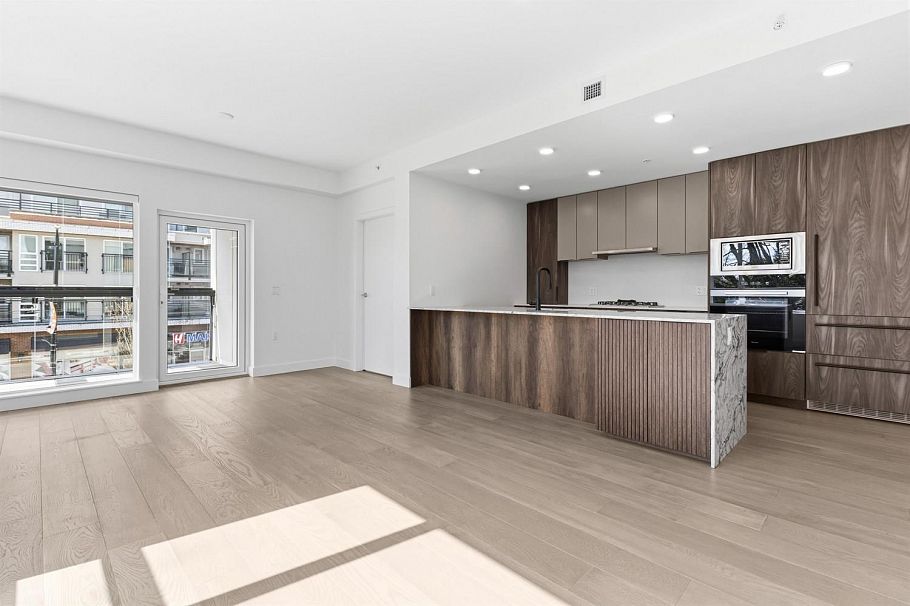 206 3590 W 39th Avenue Vancouver, BC - 1