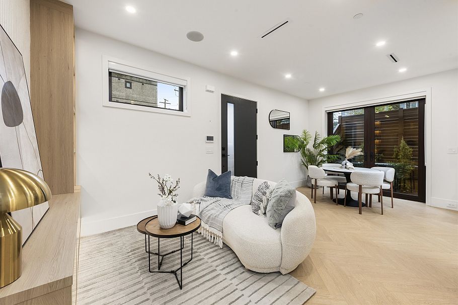 2 3393 Victoria Drive Vancouver, BC - 4