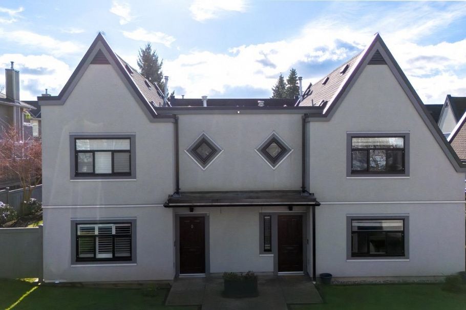 38 889 Tobruck Avenue North Vancouver, BC - 39