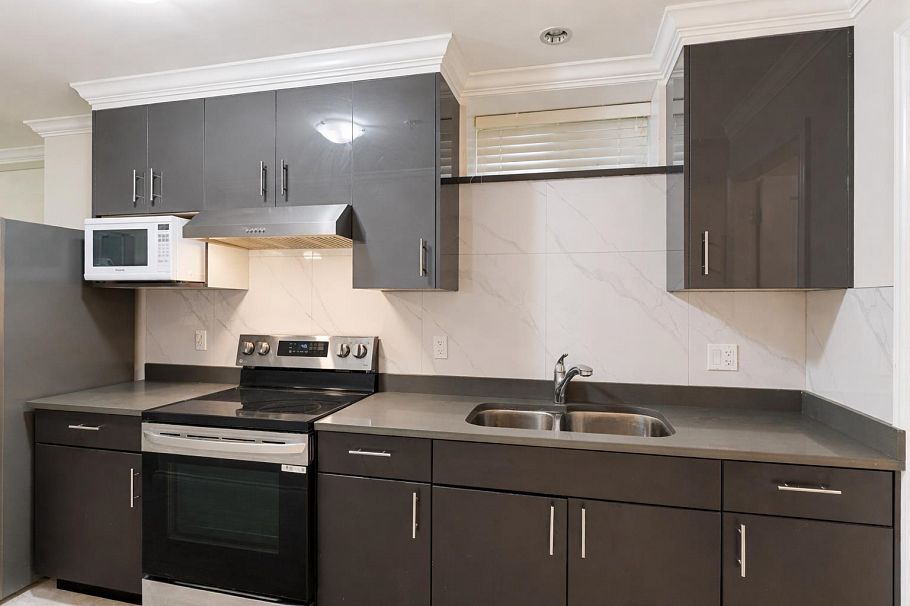 1909 E 64th Avenue Vancouver, BC - 18