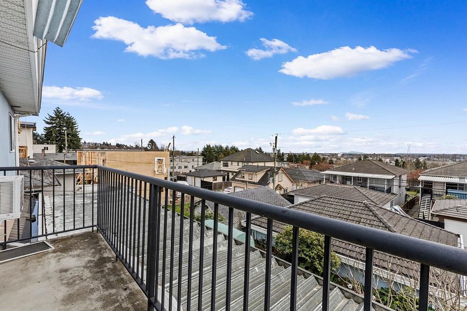 1356 E 62nd Avenue Vancouver, BC - 23