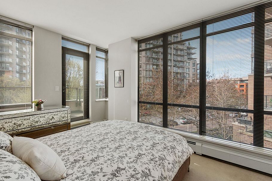 168 W 1st Street North Vancouver, BC - 16