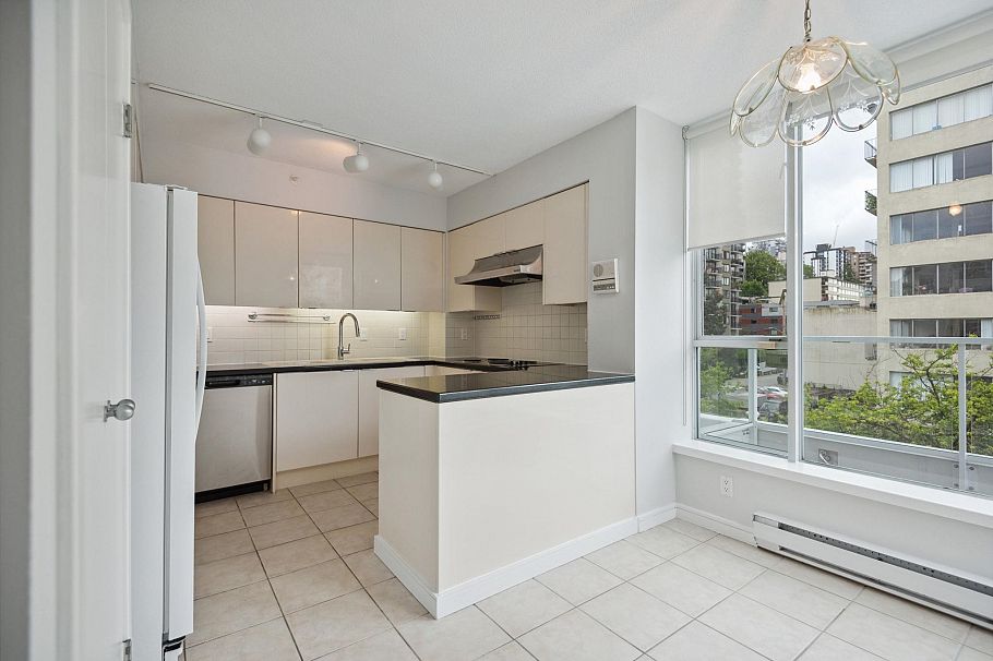 5A 1403 Beach Avenue Vancouver, BC - 18