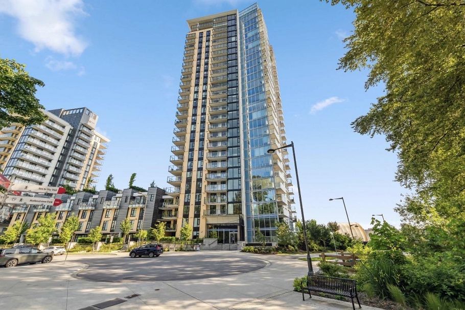 2005 1401 Hunter Street North Vancouver, BC - 1