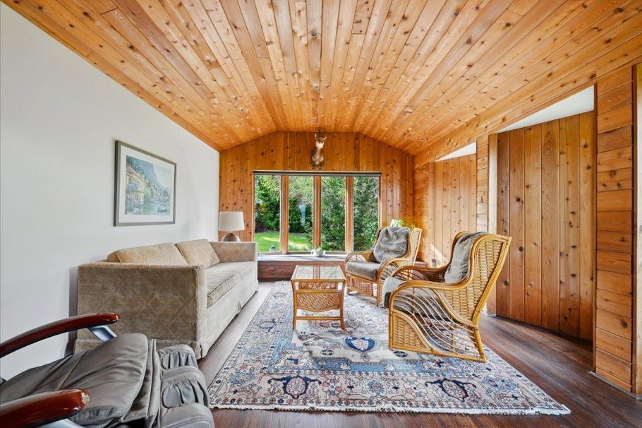 809 Roslyn Boulevard North Vancouver, BC - 12