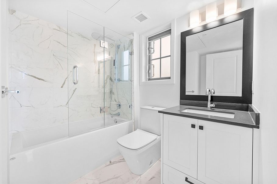 322 W 62nd Avenue Vancouver, BC - 24