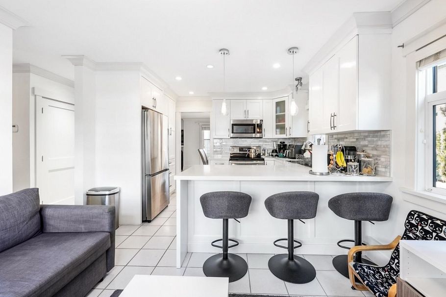 38 889 Tobruck Avenue North Vancouver, BC - 27