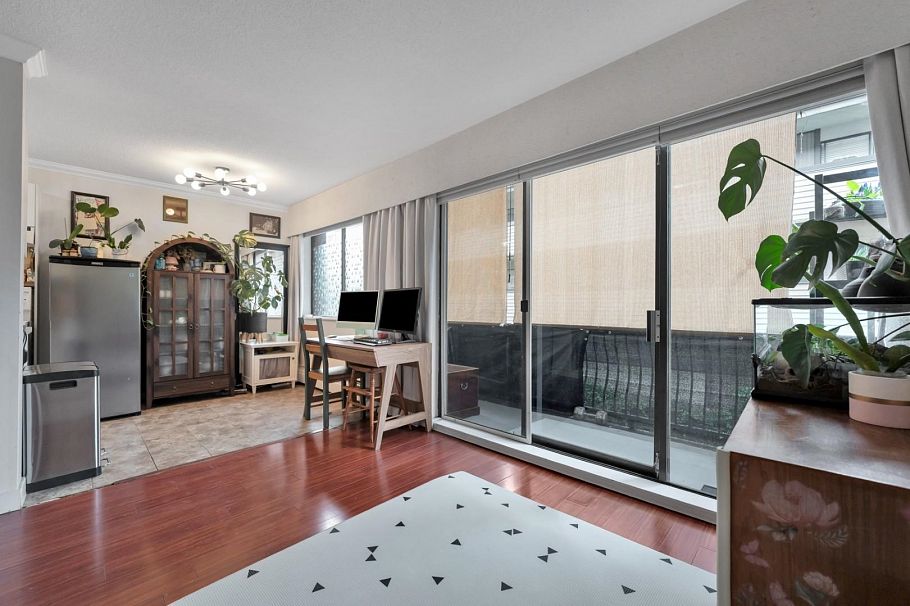 103 214 E 15th Street North Vancouver, BC - 11