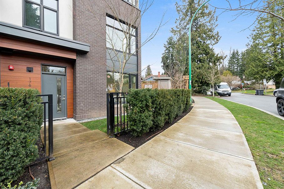 176 2035 Glenaire Drive North Vancouver, BC - 33