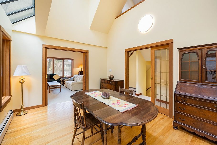 4548 W 7th Avenue Vancouver, BC - 7