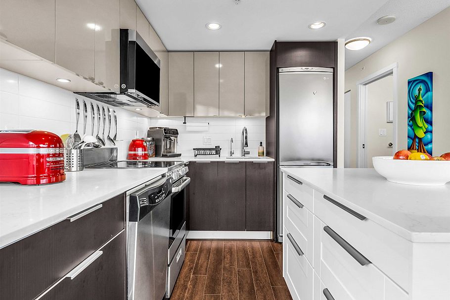 704 445 W 2nd Avenue Vancouver, BC - 2