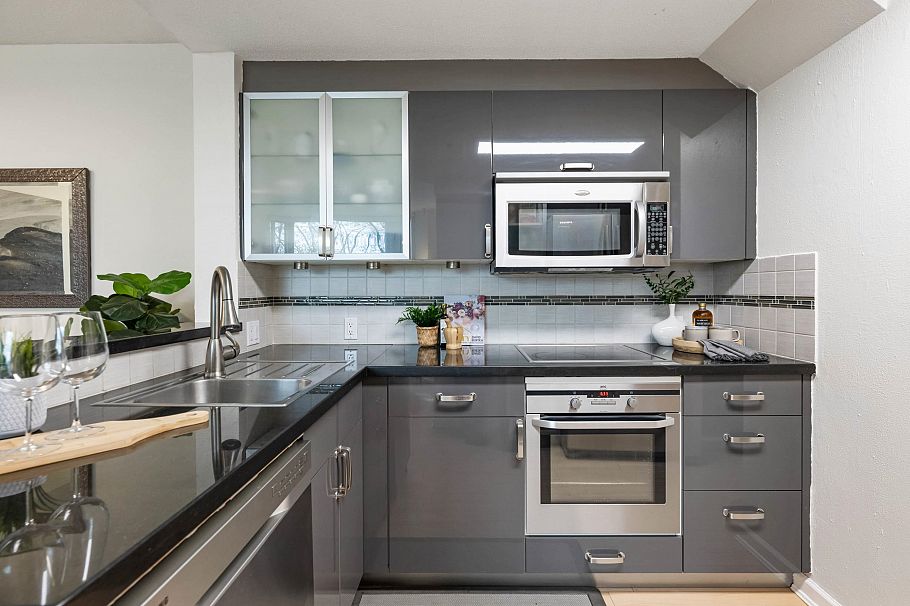 TH4 1889 Rosser Avenue Burnaby, BC - 14