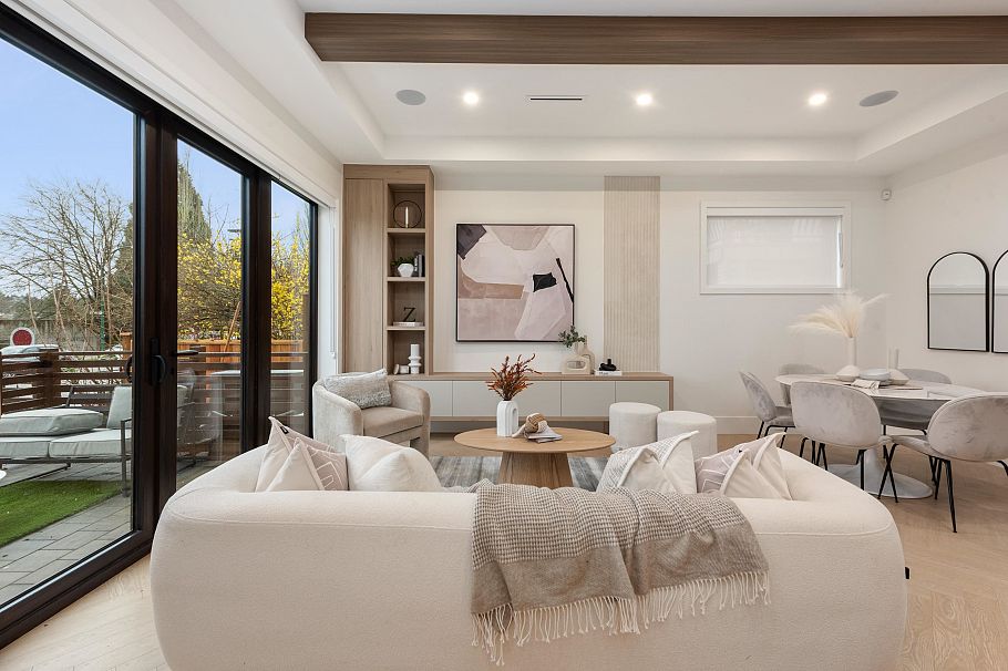 1 3391 Victoria Drive Vancouver, BC - 3