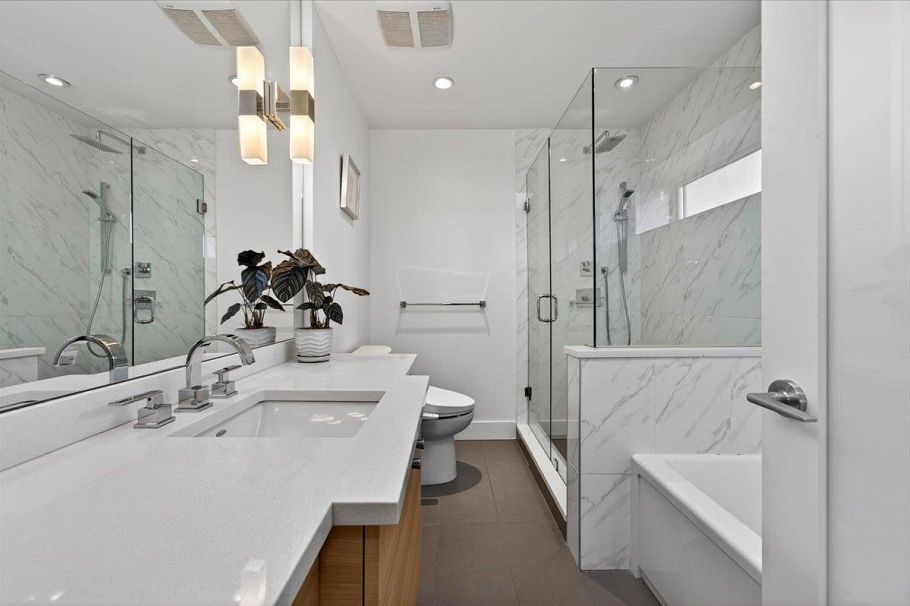 2 252 E 19th Street North Vancouver, BC - 12