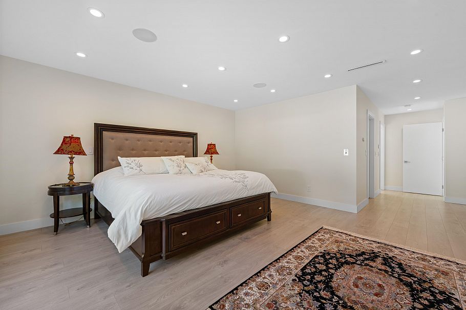 5199 Cliffridge Avenue North Vancouver, BC - 27