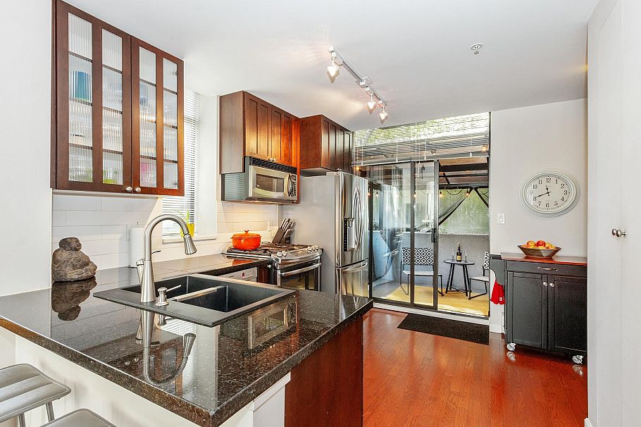 168 W 1st Street North Vancouver, BC - 5