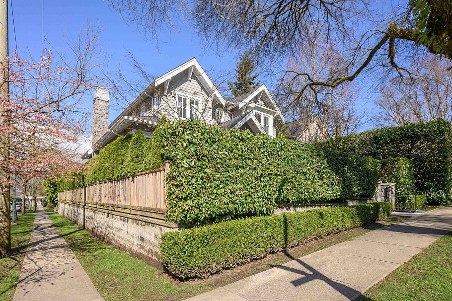 4297 W 11th Avenue Vancouver, BC - 40