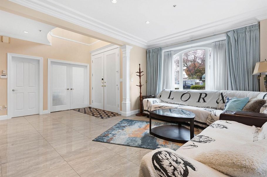 1356 E 62nd Avenue Vancouver, BC - 4