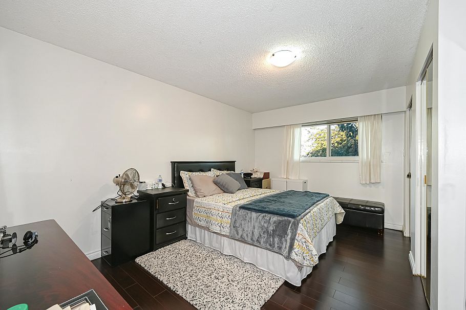 2295 E 48th Avenue Vancouver, BC - 20