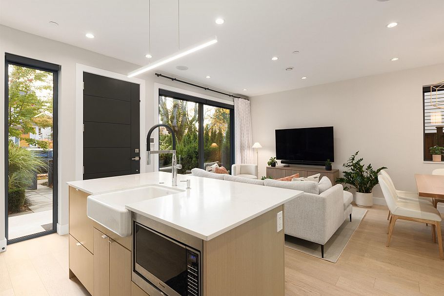 2939 W 15th Avenue Vancouver, BC - 13