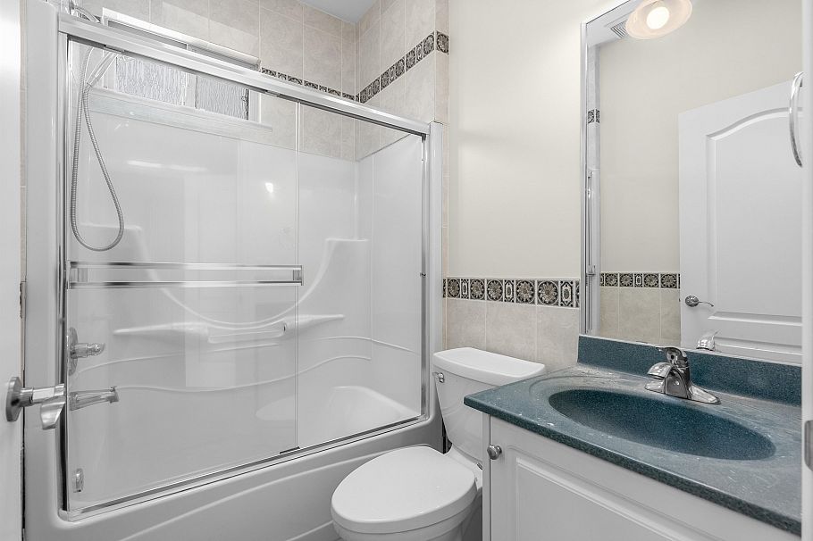 8038 Selkirk Street Vancouver, BC - 23