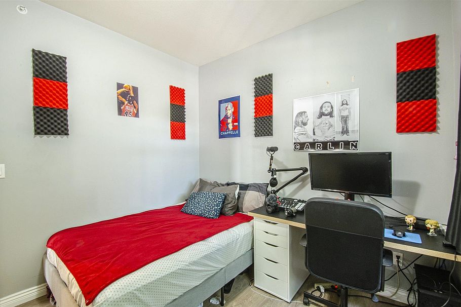 1550 E 1st Avenue Vancouver, BC - 10