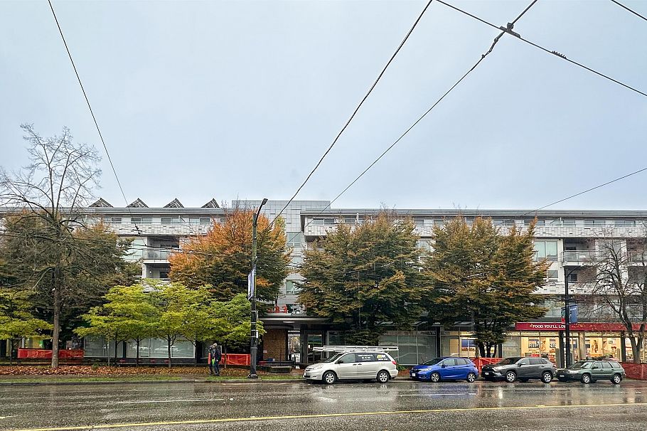 301 3333 Main Street Vancouver, BC - 1