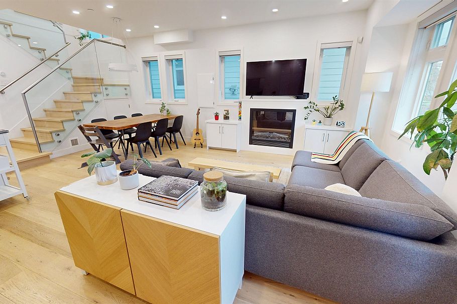 1260 E 14th Avenue Vancouver, BC - 4