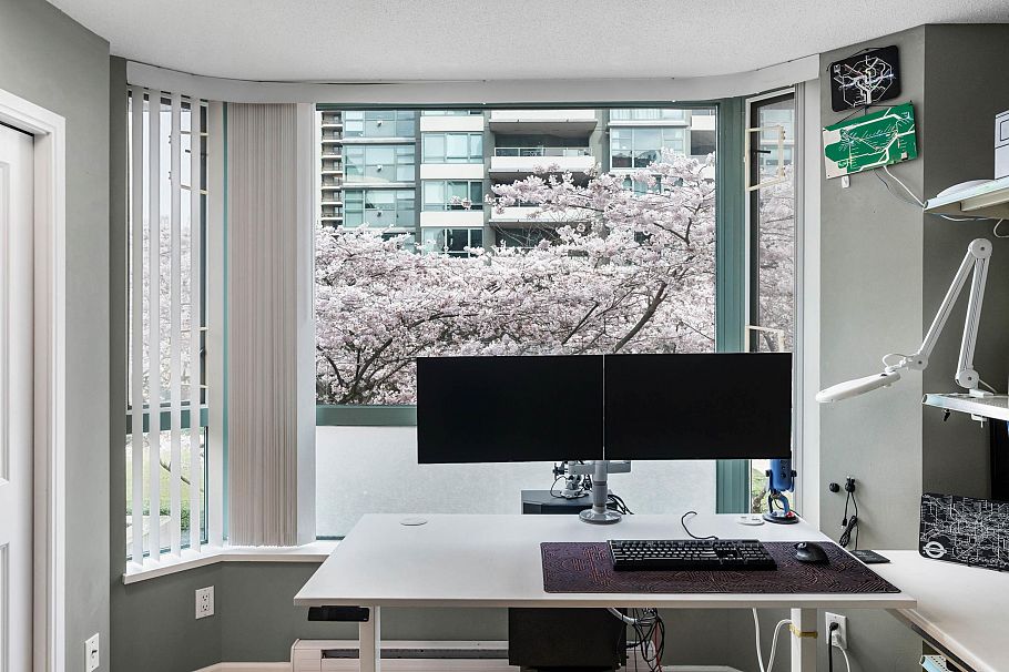 TH4 1889 Rosser Avenue Burnaby, BC - 25