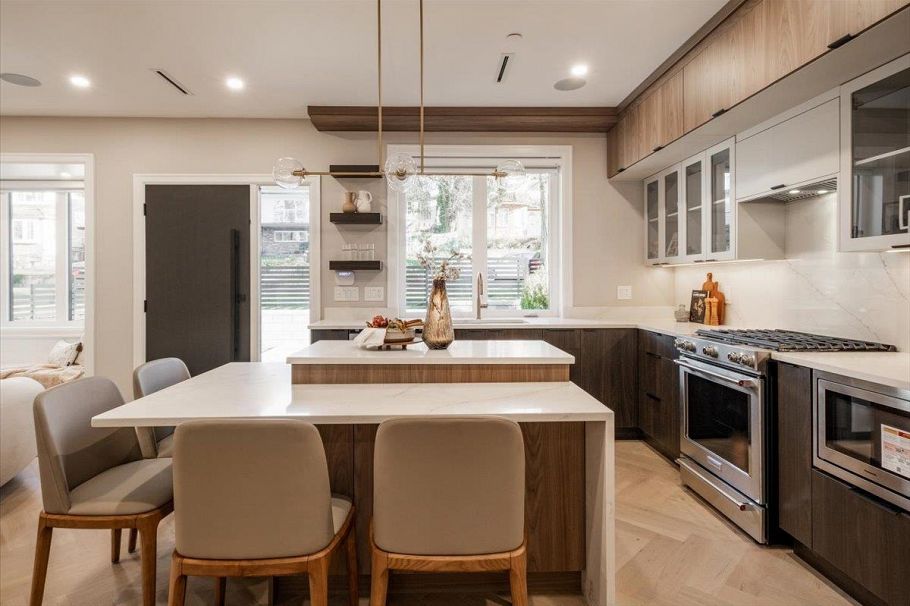 1 6061 Sherbrooke Street Vancouver, BC - 7