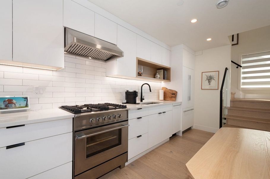 1026 E 13th Avenue Vancouver, BC - 13