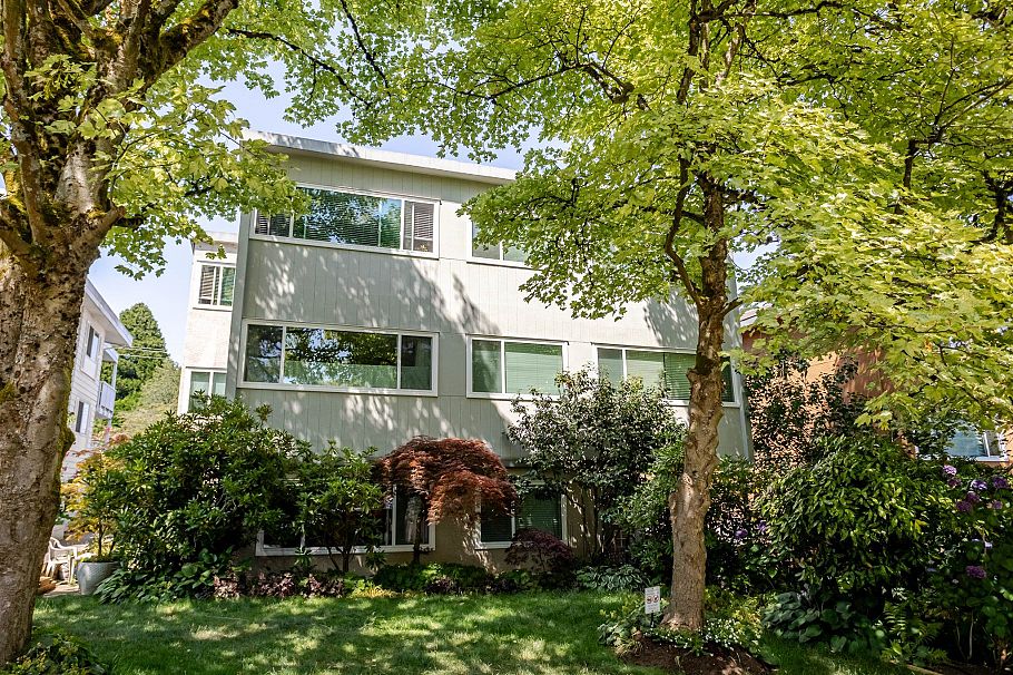 206 1149 W 11th Avenue Vancouver, BC - 1