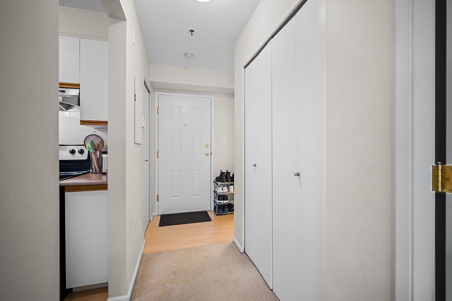 204 3168 Laurel Street Vancouver, BC - 18