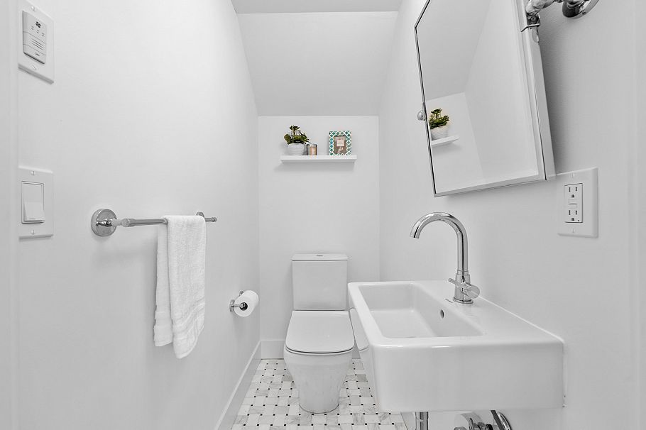 322 W 62nd Avenue Vancouver, BC - 18