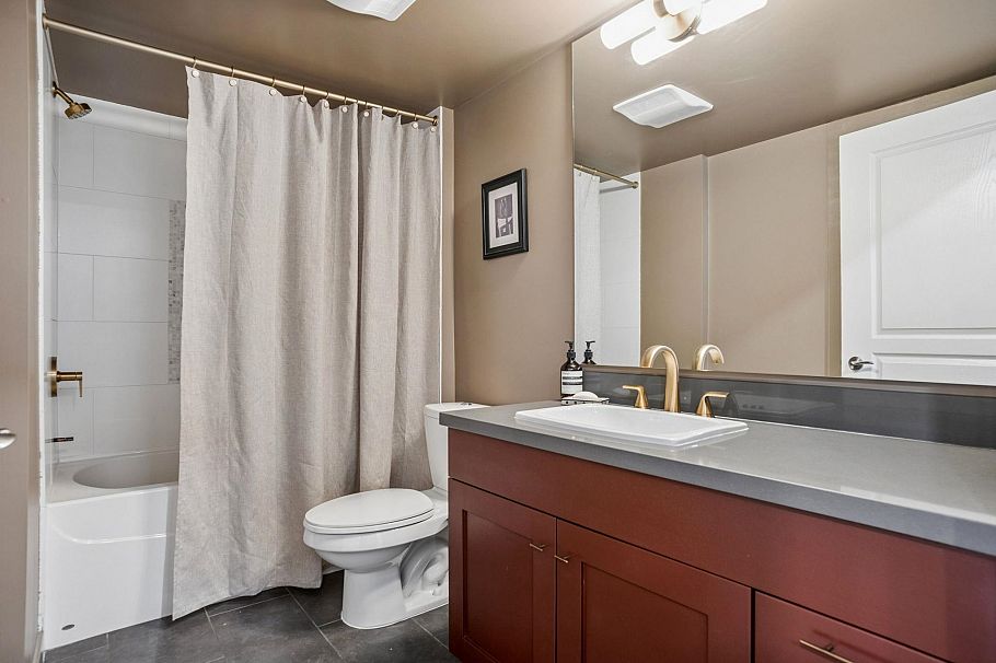 218 4550 Fraser Street Vancouver, BC - 16