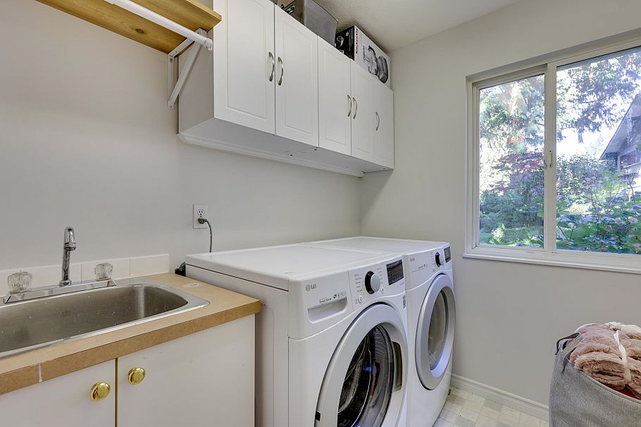 1400 Riverside Drive North Vancouver, BC - 14