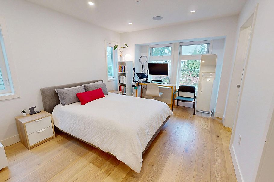 1260 E 14th Avenue Vancouver, BC - 11