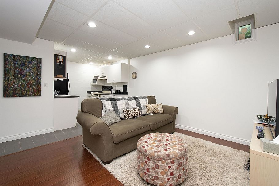 943 Shavington Street North Vancouver, BC - 23