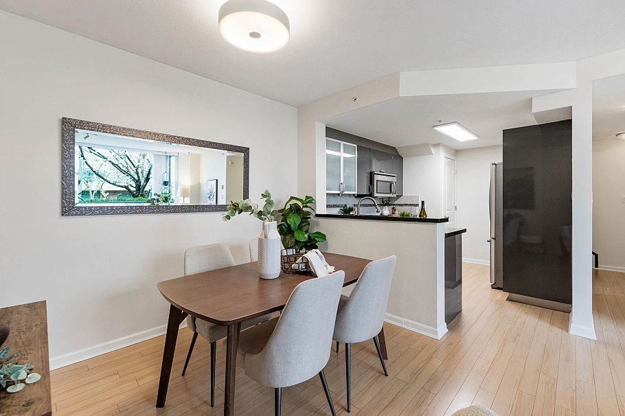 TH4 1889 Rosser Avenue Burnaby, BC - 11