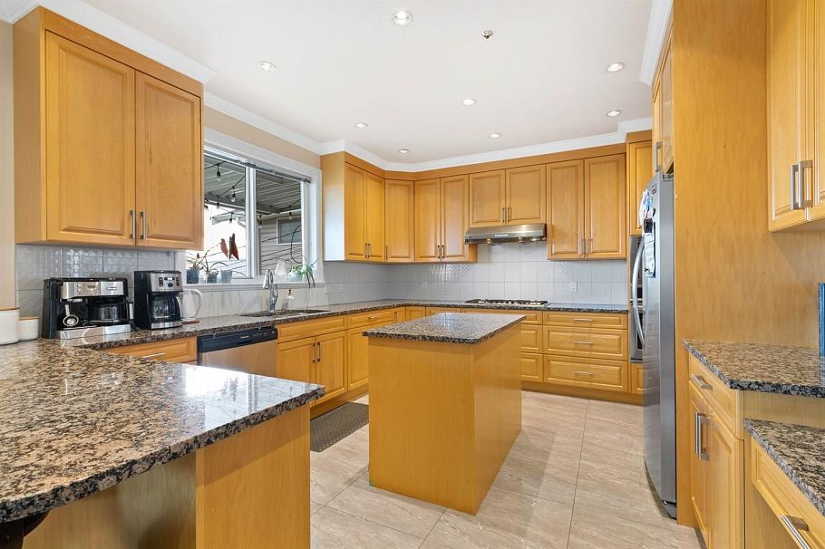 1356 E 62nd Avenue Vancouver, BC - 9