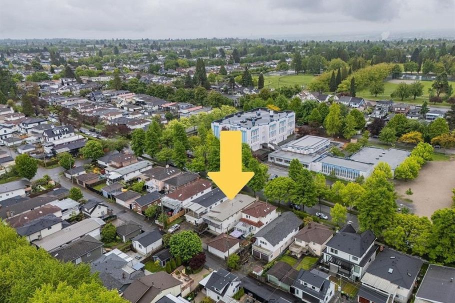 919 E 39th Avenue Vancouver, BC - 7