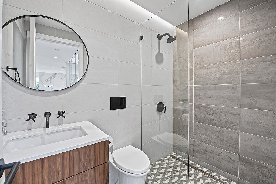 4275 Chelsea Crescent North Vancouver, BC - 9