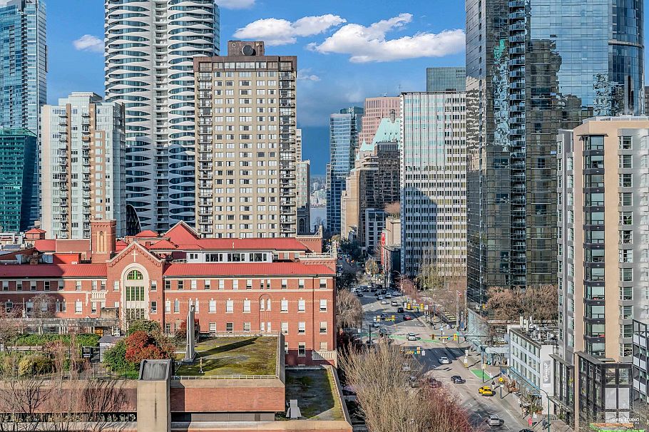 1501 1003 Burnaby Street Vancouver, BC - 2