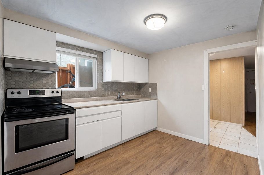 657 E 57th Avenue Vancouver, BC - 18