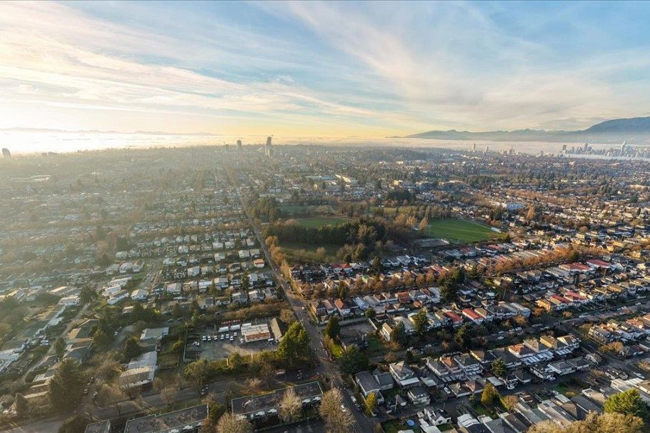 1 6061 Sherbrooke Street Vancouver, BC - 22